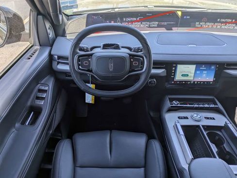 New 2026 Lincoln Navigator Reserve image 14