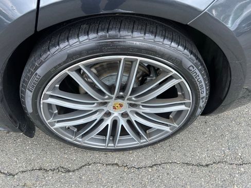 Used 2019 Porsche Panamera 4S image 12