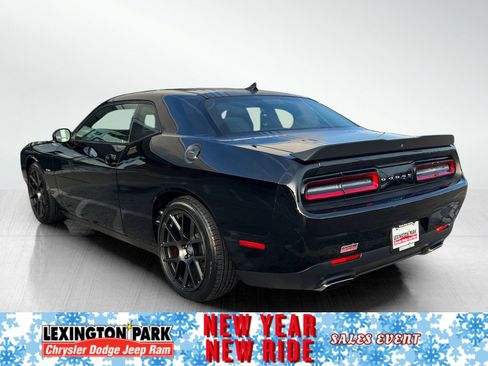 Used 2016 Dodge Challenger R/T image 8