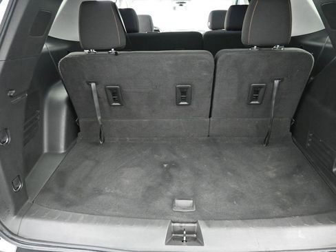 Used 2021 Chevrolet Traverse LS image 14
