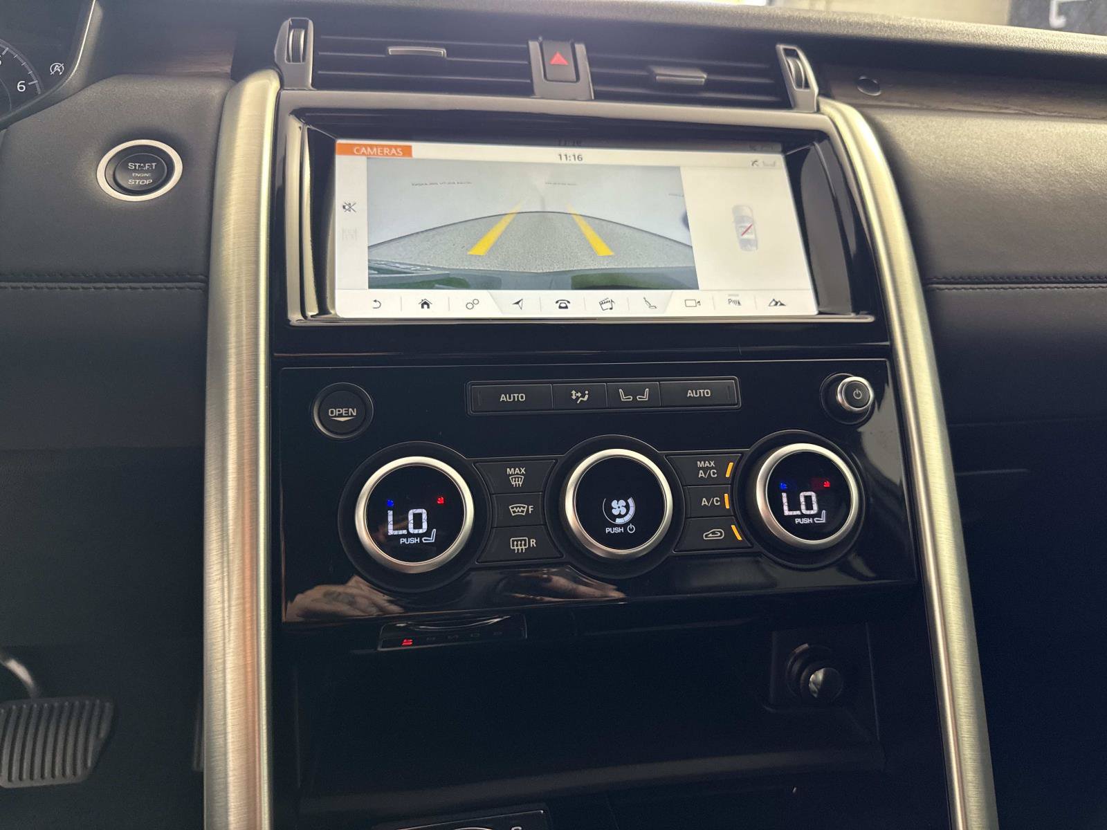 Used 2018 Land Rover Discovery HSE AWD/4WD image 25