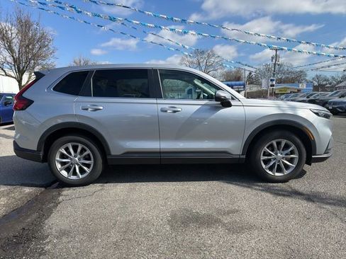 Used 2023 Honda CR-V EX image 3