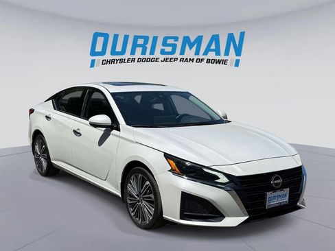 Used 2023 Nissan Altima 2.5 SL AWD/4WD image 1