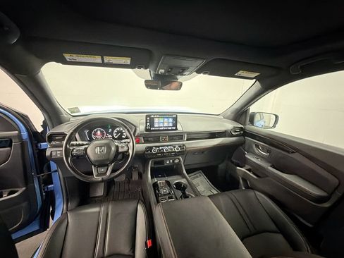Used 2025 Honda Pilot TrailSport image 20