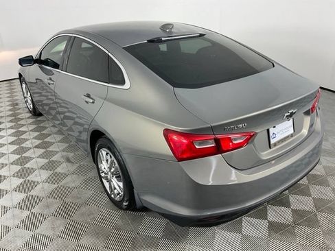 Used 2018 Chevrolet Malibu LT w/ LPO, Convenience Package 2 FWD image 5