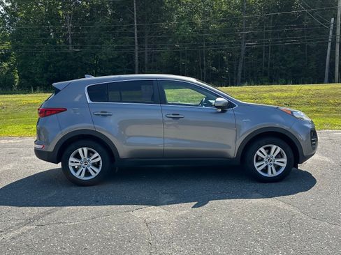 Used 2018 Kia Sportage LX AWD/4WD image 2