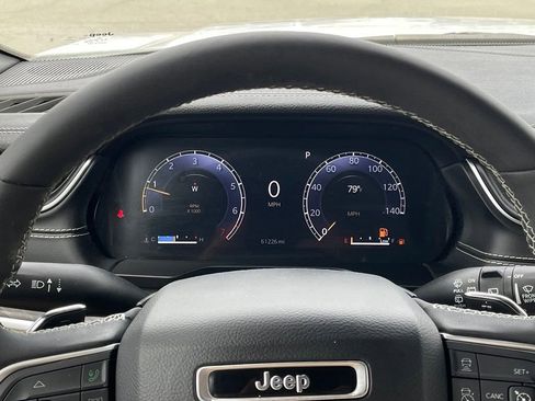 Used 2024 Jeep Grand Cherokee L Limited AWD/4WD image 15