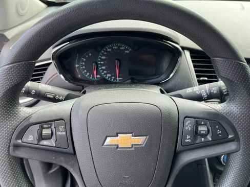 Used 2020 Chevrolet Trax LS w/ Tint and Cruise Package FWD image 12