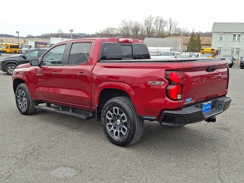 Used 2023 Chevrolet Colorado Z71 w/ Z71 Convenience Package 2 image 4