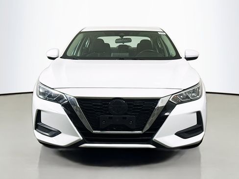 Used 2022 Nissan Sentra SV image 2