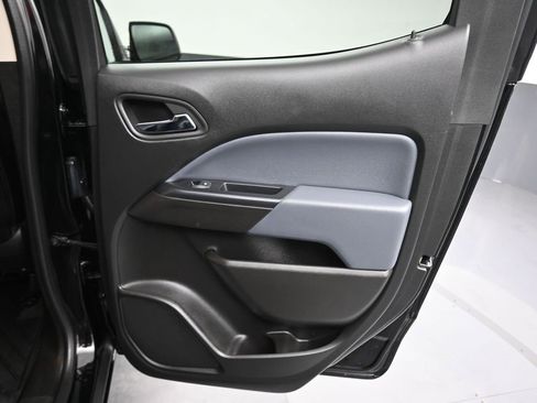 Used 2020 Chevrolet Colorado Z71 w/ Z71 Midnight Edition image 36