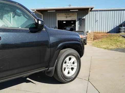 Used 2021 Toyota 4Runner SR5 image 17