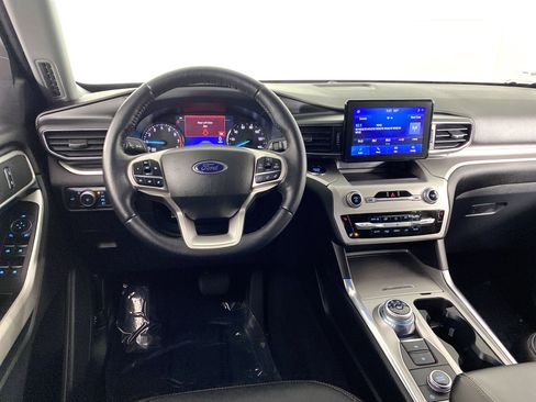 Used 2022 Ford Explorer XLT w/ Equipment Group 202A image 19