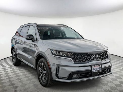 Certified 2023 Kia Sorento EX w/ Panoramic Sunroof Package image 5