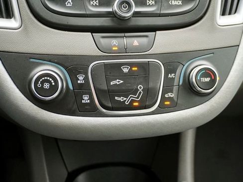 Used 2020 Chevrolet Malibu LS image 15