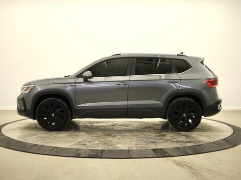 Certified 2024 Volkswagen Taos SEL image 6