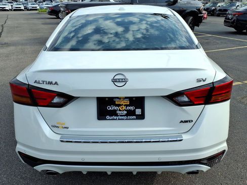 Used 2023 Nissan Altima 2.5 SV w/ SV Premium Package AWD/4WD image 10