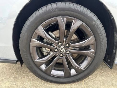Certified 2025 Toyota Sienna XSE w/ XSE Plus Package FWD image 6