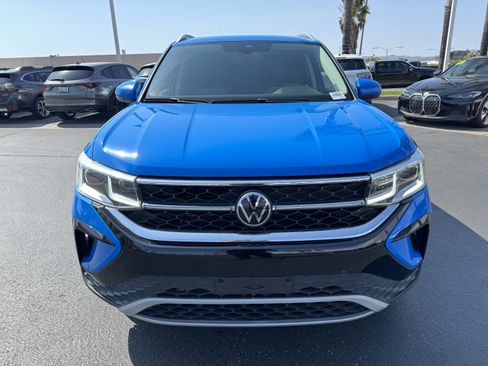 Used 2023 Volkswagen Taos SEL AWD/4WD image 3