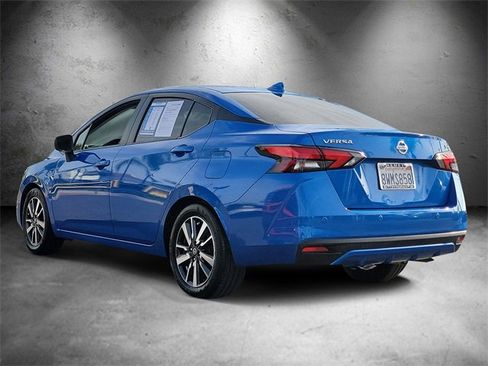 Used 2020 Nissan Versa SV image 4