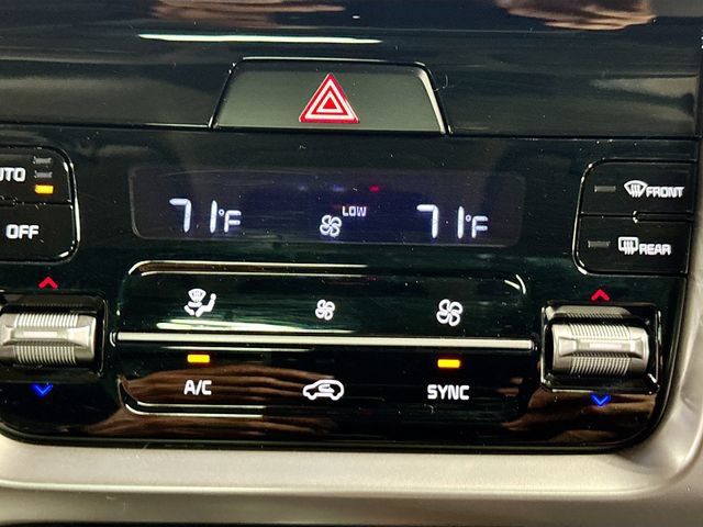 Used 2023 Kia Sorento S w/ Panoramic Sunroof Package AWD/4WD image 16