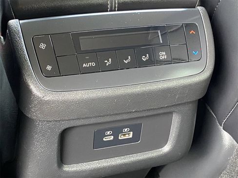 Used 2022 Nissan Pathfinder SL w/ Lighting Package (N92) image 16