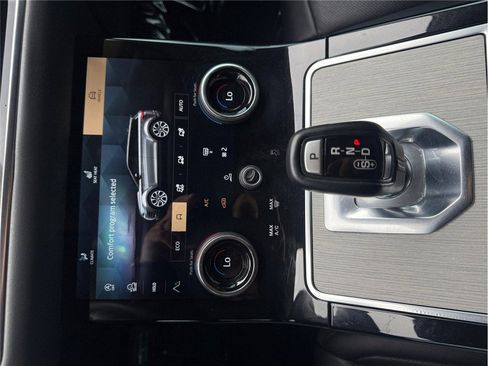 Used 2021 Land Rover Range Rover Evoque SE image 21