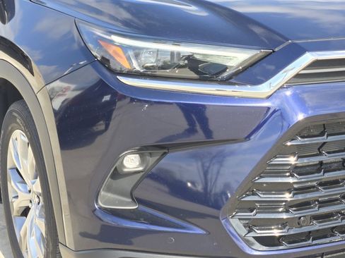 Certified 2025 Toyota Grand Highlander AWD image 9