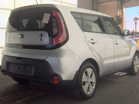 Used 2015 Kia Soul FWD image 4
