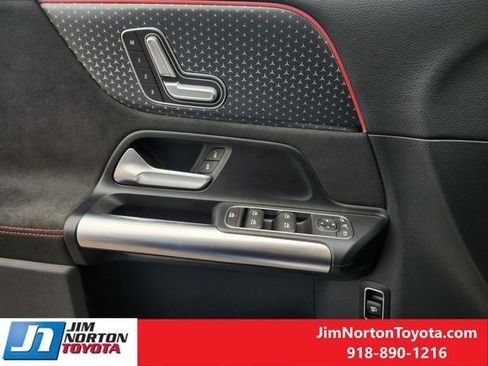 Used 2024 Mercedes-Benz GLA 250 4MATIC image 25