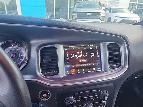 Used 2018 Dodge Charger R/T RWD image 7