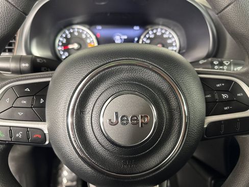Used 2023 Jeep Renegade Latitude AWD/4WD image 20