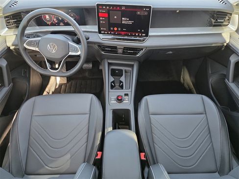 New 2026 Volkswagen Tiguan SE image 17