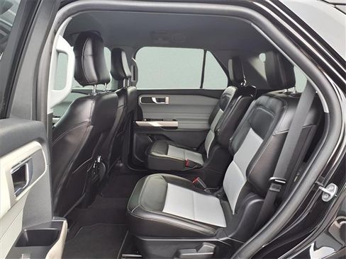 Used 2023 Ford Explorer XLT w/ Equipment Group 202A image 13