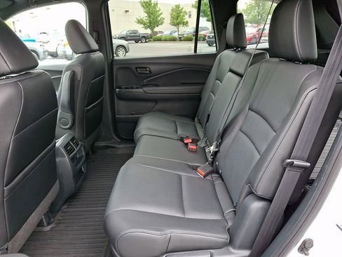 Used 2023 Honda Passport EX-L image 12