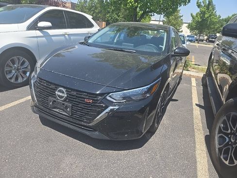 Used 2025 Nissan Sentra SR FWD image 3