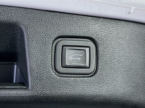 Used 2024 Chevrolet Blazer EV RS image 29