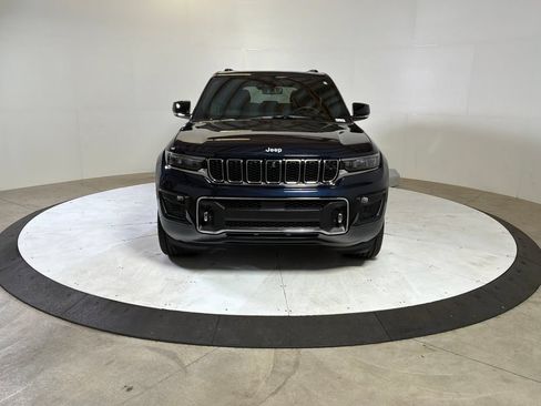 Used 2024 Jeep Grand Cherokee Overland w/ Adv Protech Group III AWD/4WD image 2