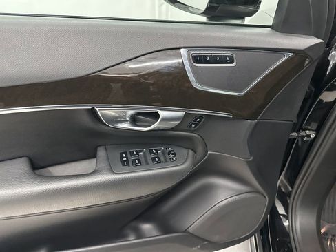 Used 2017 Volvo XC90 T6 Momentum w/ Momentum Plus Package image 11