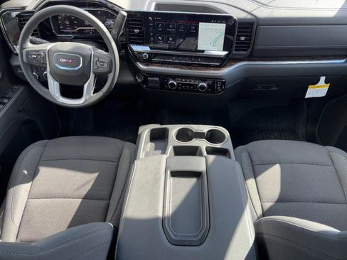 Used 2025 GMC Sierra 2500 SLE w/ SLE Value Package; image 14