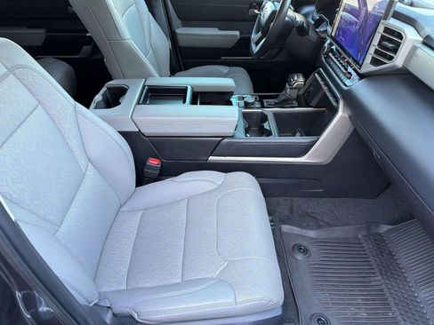 Used 2024 Toyota Tundra Limited AWD/4WD image 27