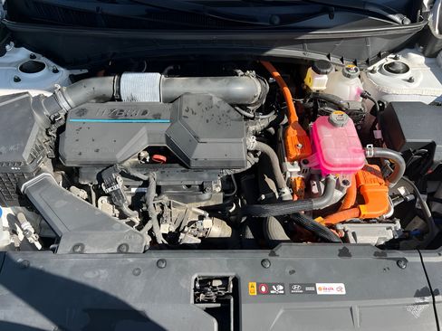 Certified 2022 Hyundai Tucson Limited AWD/4WD image 10
