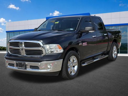 Used 2017 RAM 1500 Lone Star RWD image 3