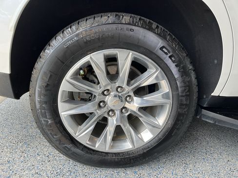 Used 2023 Chevrolet Tahoe Premier AWD/4WD image 35