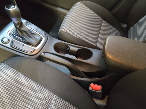 Used 2018 Hyundai Kona SE image 26