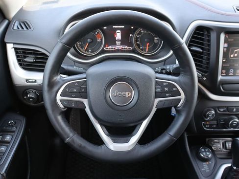 Used 2016 Jeep Cherokee Trailhawk w/ Cold Weather Group AWD/4WD image 18