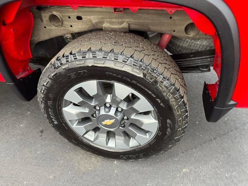 Used 2024 Chevrolet Silverado 2500 Custom w/ Custom Value Package image 34