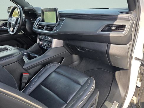 Used 2024 GMC Yukon SLT image 18