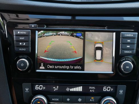 Used 2018 Nissan Rogue SV w/ Sun & Sound Touring Package AWD/4WD image 27