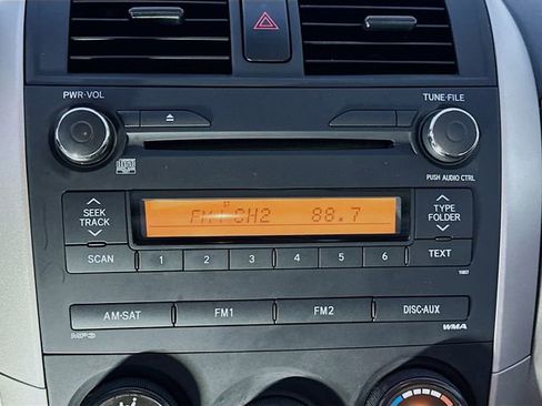 Used 2011 Toyota Corolla image 16